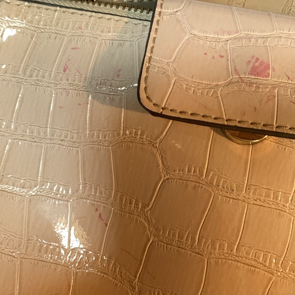 Guess wristlet - Picture 3 of 4